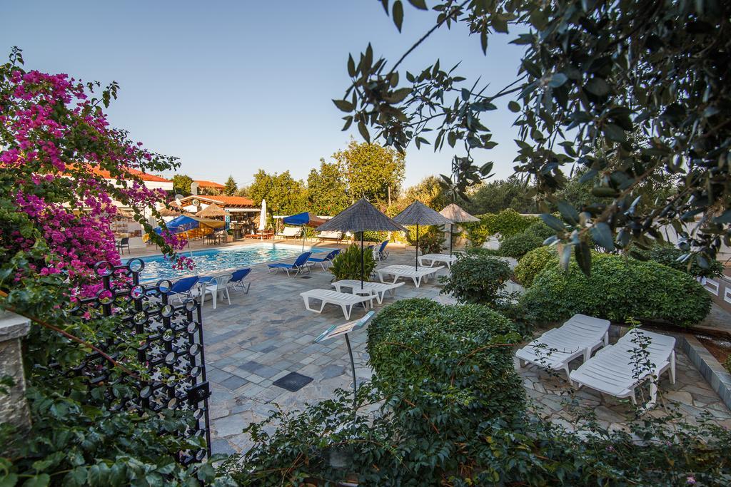 Elpida Aparthotel ゴウヴァイ エクステリア 写真
